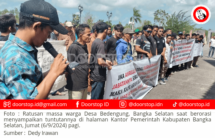 Warga Desa Bedengung Demo, Tuntut Kades Dipecat