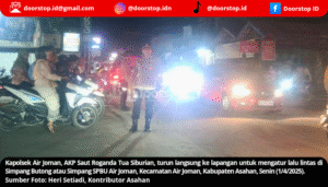 Kapolsek Air Joman Turun Langsung Atur Lalin di Malam Kedua Lebaran