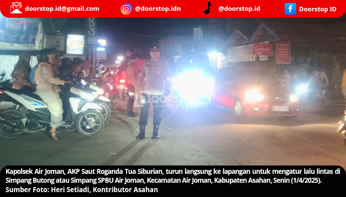 Kapolsek Air Joman Turun Langsung Atur Lalin di Malam Kedua Lebaran