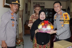 Polresta Pangkalpinang Hangatkan Hati Purnawirawan dan Keluarga Besar Polri Lewat Anjangsana HUT Bhayangkara ke-79