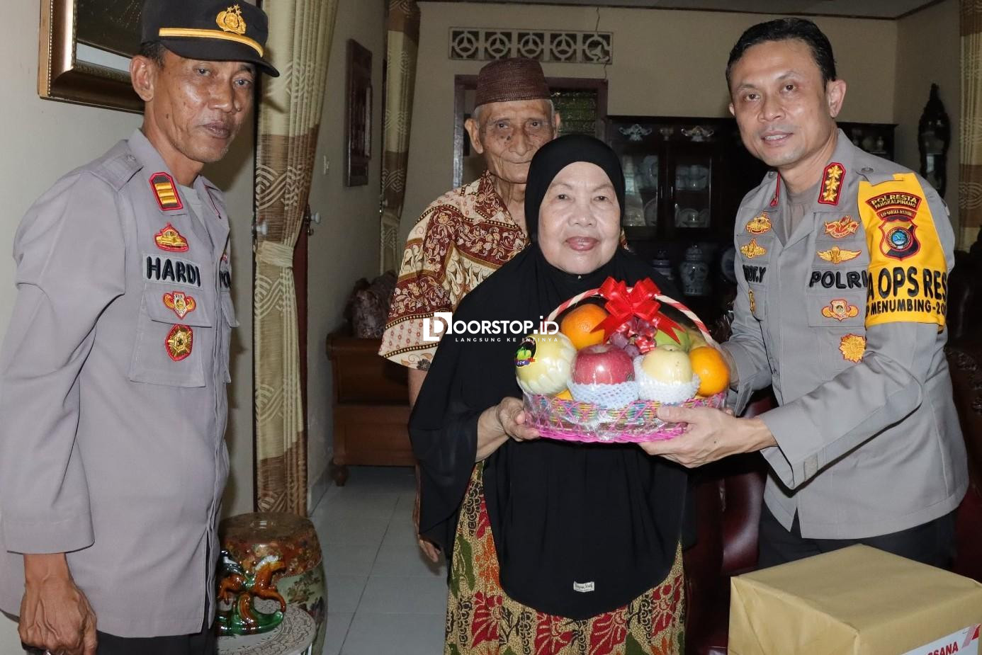 Polresta Pangkalpinang Hangatkan Hati Purnawirawan dan Keluarga Besar Polri Lewat Anjangsana HUT Bhayangkara ke-79