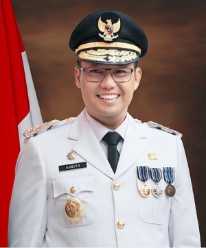 Sugito adalah mahasiswa program Doktoral Ilmu Pemerintahan_IPDN dan Pj. Gubernur Bangka Belitung 2024-2025, serta Staf Ahli Bidang Hubungan Antar lembaga Kementerian Desa dan Pembangunan Daerah Tertinggal.