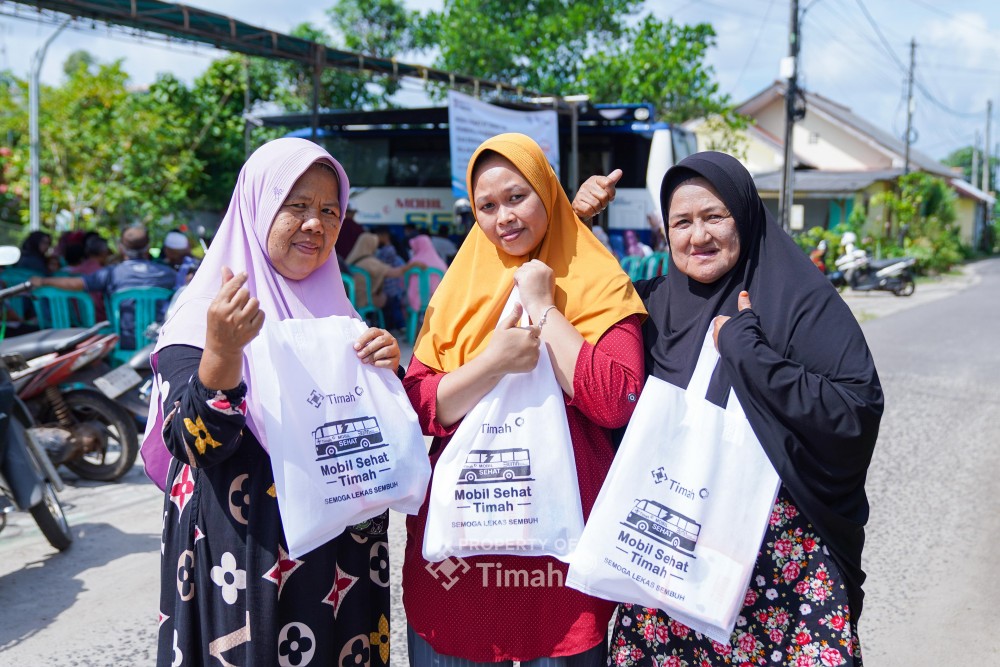 HUT ke-49: PT Timah Hadirkan Layanan Kesehatan Gratis, Ratusan Warga Bangka Tengah Antusias Berobat di Mobil Sehat