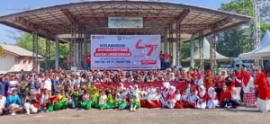 PT Timah dan Pemda Belitung Gotong Royong Bersihkan Pantai Nyiur Melambai