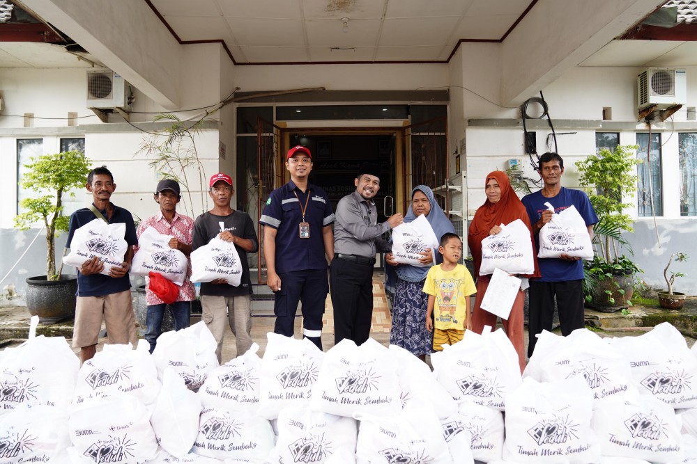 PT Timah Beri Bantuan 100 Paket Sembako, Atasi Stunting di Bangka Selatan
