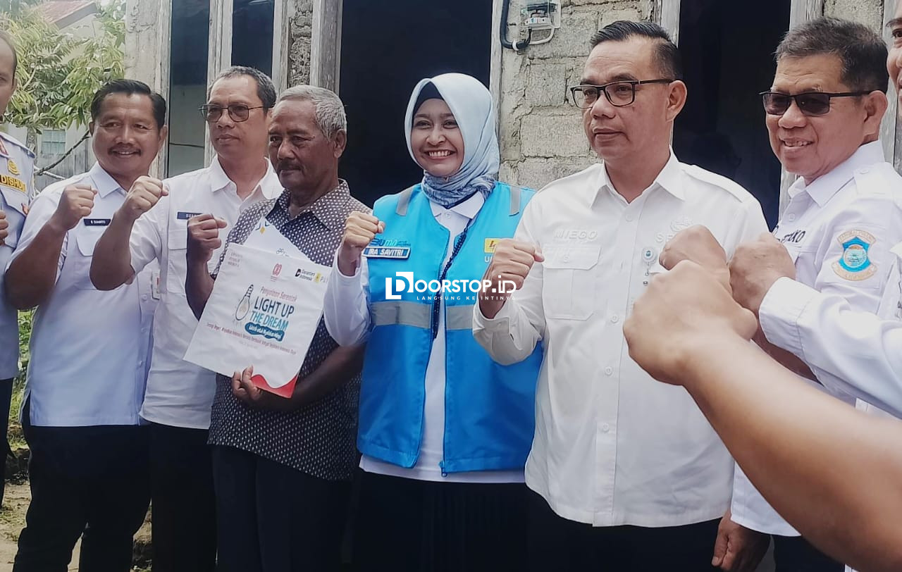 PLN Babel Nyalakan Harapan Lewat Program Light Up The Dream