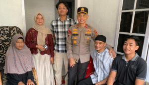 Kapolda Babel Jenguk Pama Polresta Pangkalpinang yang Sakit: Semoga Segera Diberikan Kesembuhan