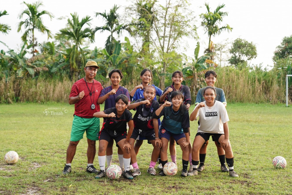 PT Timah Salurkan Bantuan untuk SSB Tunas Mandiri, Dorong Lahirnya Bibit Unggul Sepak Bola Desa Rias