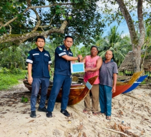 Tingkatkan Produktivitas Hasil Tangkapan Nelayan, PT Timah Serahkan Bantuan untuk Kelompok Samudera Pesisir di Kundur