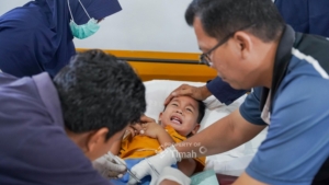 HUT ke-49, PT Timah Khitan 617 Anak di Empat Provinsi Gratis