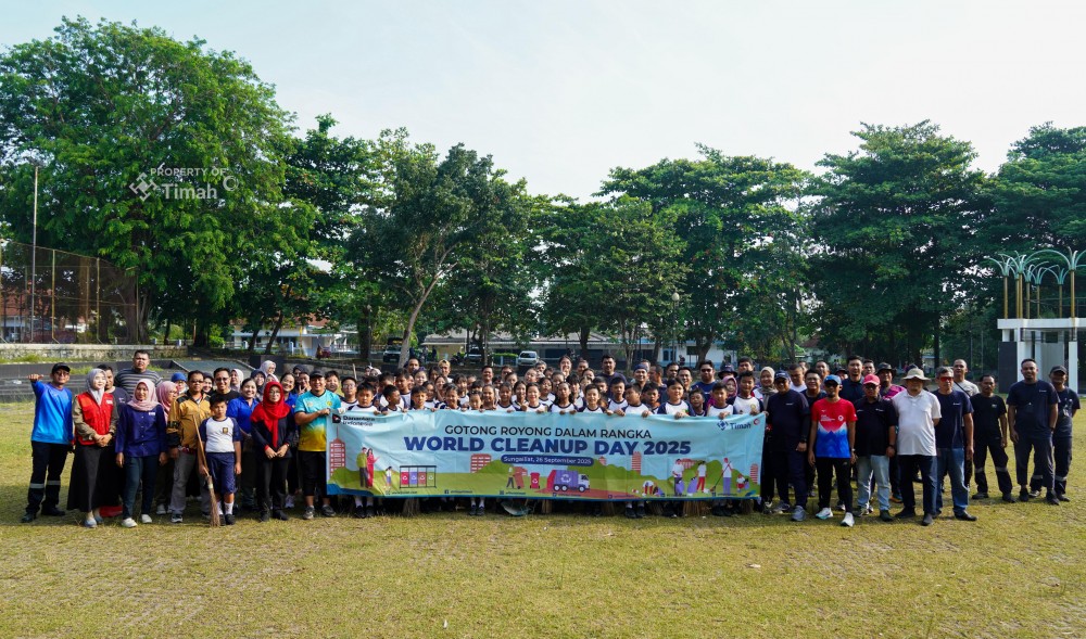 Peringati World Clean Up Day, PT Timah bersama Pelajar dan Masyarakat Gotong Royong Bersihkan Kawasan Taman Sari