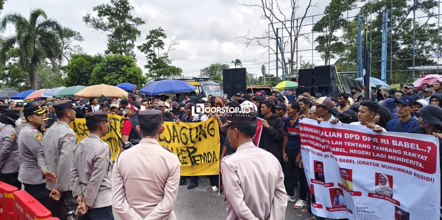 Ratusan Massa Gelar Aksi Damai di DPRD Babel, Minta Lindungi Penambang Kecil