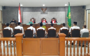 Delapan Terdakwa Pengeroyokan Wartawan Belitung Jalani Sidang Perdana di PN Tanjungpandan