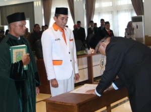dr. Zarril Khiffari Resmi Dilantik Gantikan Aksan Visyawan di DPRD Babel