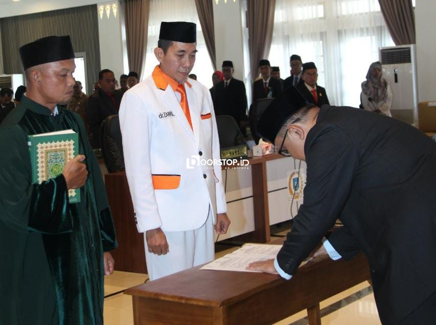 dr. Zarril Khiffari Resmi Dilantik Gantikan Aksan Visyawan di DPRD Babel