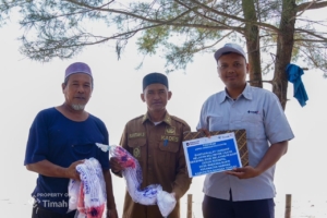 Dukung Produktivitas Nelayan Pesisir, PT TIMAH Tbk Salurkan Bantuan Alat Tangkap di Desa Baskara Bakti
