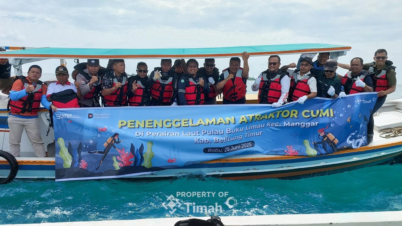 Tak Hanya Artificial Reef, PT TIMAH Juga Tenggelamkan Atraktor Cumi pada Tahun 2025 di Belitung Timur