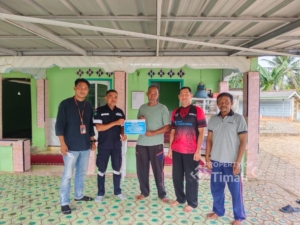 Ramadan Penuh Berkah, PT TIMAH Serahkan Bantuan untuk Musala Baiturrohman Desa Keposang