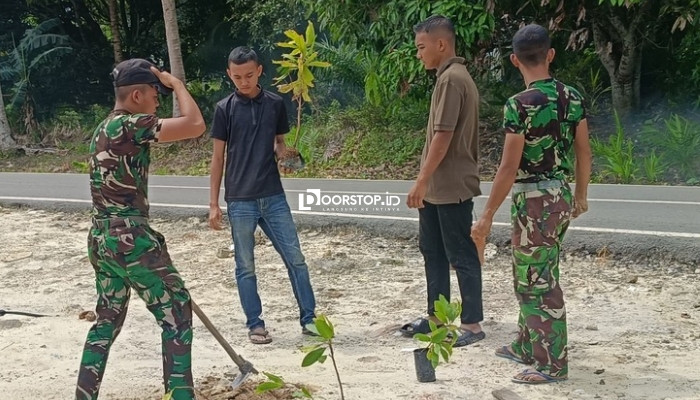 Satgas TMMD ke-127 Kodim 0432/Basel Tanam 300 Pohon di Pulau Lepar