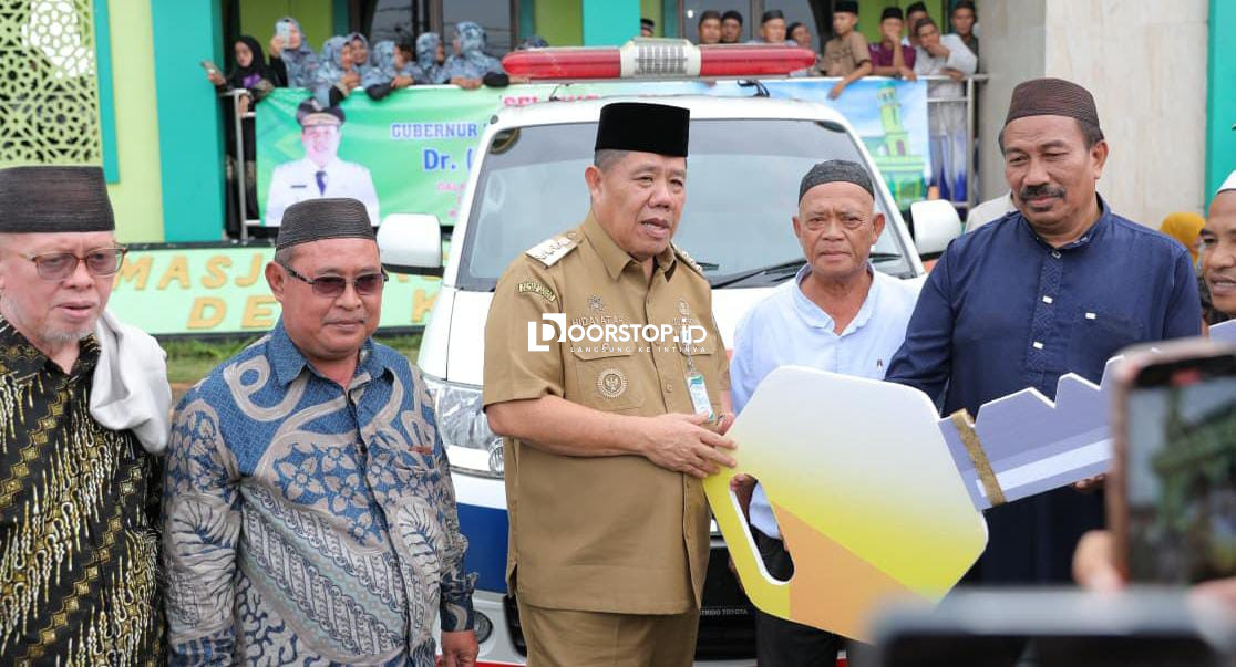Gubernur Hidayat Arsani Serahkan Bantuan Ambulans untuk Masjid As-Salam Kace, Perkuat Layanan Kesehatan Masyarakat