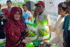 Dinsos Pangkalpinang Salurkan Bantuan ATENSI untuk 249 Nelayan Kelurahan Ketapang