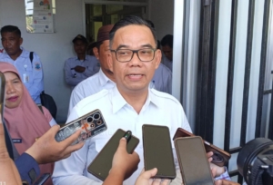 Sekda Mie Go Salurkan Bantuan Pangan Februari-Maret untuk 683 KPM di Kelurahan Sinar Bulan