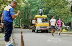 Gotong Royong di Taman Sari Sungailiat, Upaya PT TIMAH Wujudkan Ruang Publik Sehat