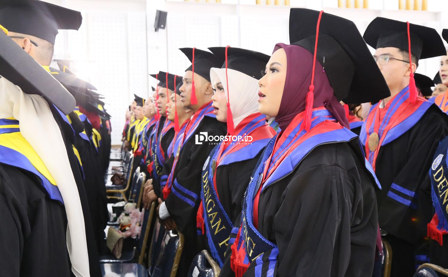 Wisuda 346 Mahasiswa, Rektor UBB: Ini Bukan Akhir, Tapi Awal Gapai Mimpi yang Lebih Besar