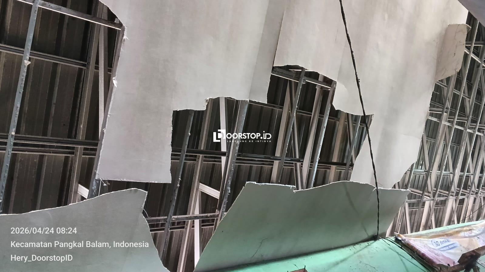 Plafon Pasar Rumput Pangkalpinang Ambrol, Pedagang: Jangan Tunggu Ada Korban