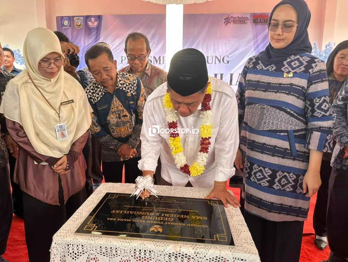 Resmikan Gedung SMAN 2 Sungailiat, Gubernur Hidayat Tegaskan Pendidikan Jadi Prioritas