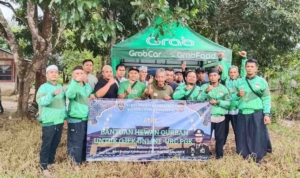 Polda Babel Salurkan Dua Ekor Sapi Kurban untuk Ojol