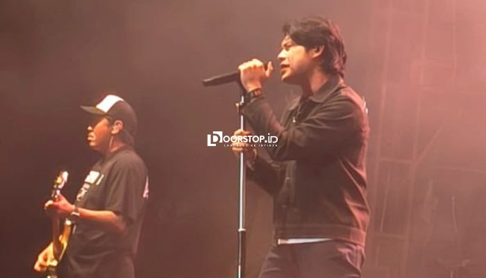 “Sound of Babel Vol 6”: Dari Ambyar ke Bergoyang, Ribuan Penonton Padati GOR Sahabudin