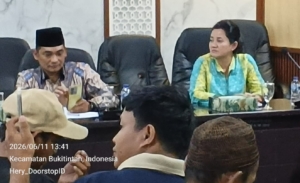 Warga Desa Nangka Protes Jalur Tani Diserobot Pabrik Sawit, Rina Tarol Semprot Kades: Jangan Jadi Jubir Perusahaan
