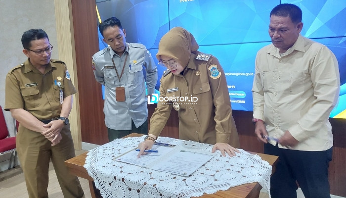 Pemkot Pangkalpinang Terima Dua Unit Chainsaw CSR dari CV MMS