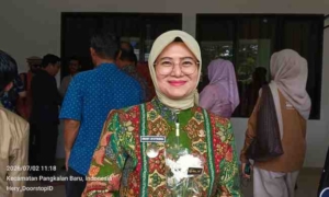 Wisuda XVII Unmuh Babel: Begini Pesan Cece Dessy hingga Sentilan Mendikdasmen Soal Toga Syndrome