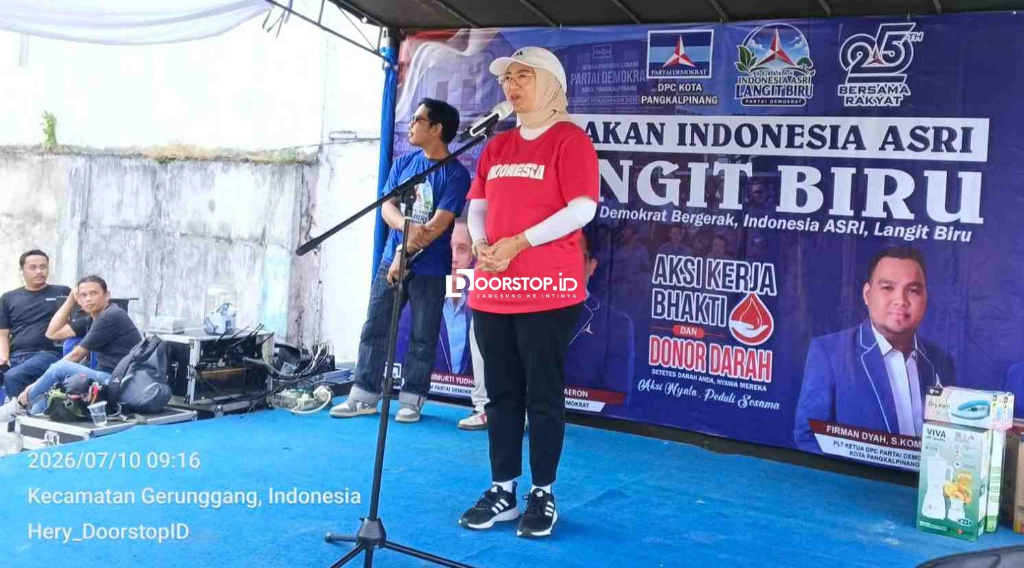 Hadiri Kerja Bakti dan Aksi Sosial Partai Demokrat, Cece Dessy Ajak Bersinergi Bangun Pangkalpinang
