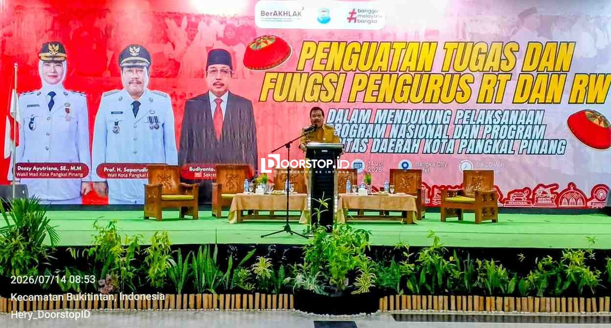 Buka Pembekalan, Wali Kota Pangkalpinang Sebut RT dan RW Garda Terdepan Pelayanan