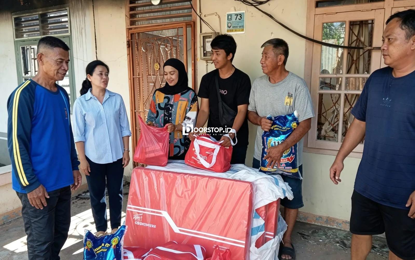 Kebakaran di Jalan Teladan Toboali, Rina Tarol Salurkan Bantuan Pemprov Babel dan Pribadi