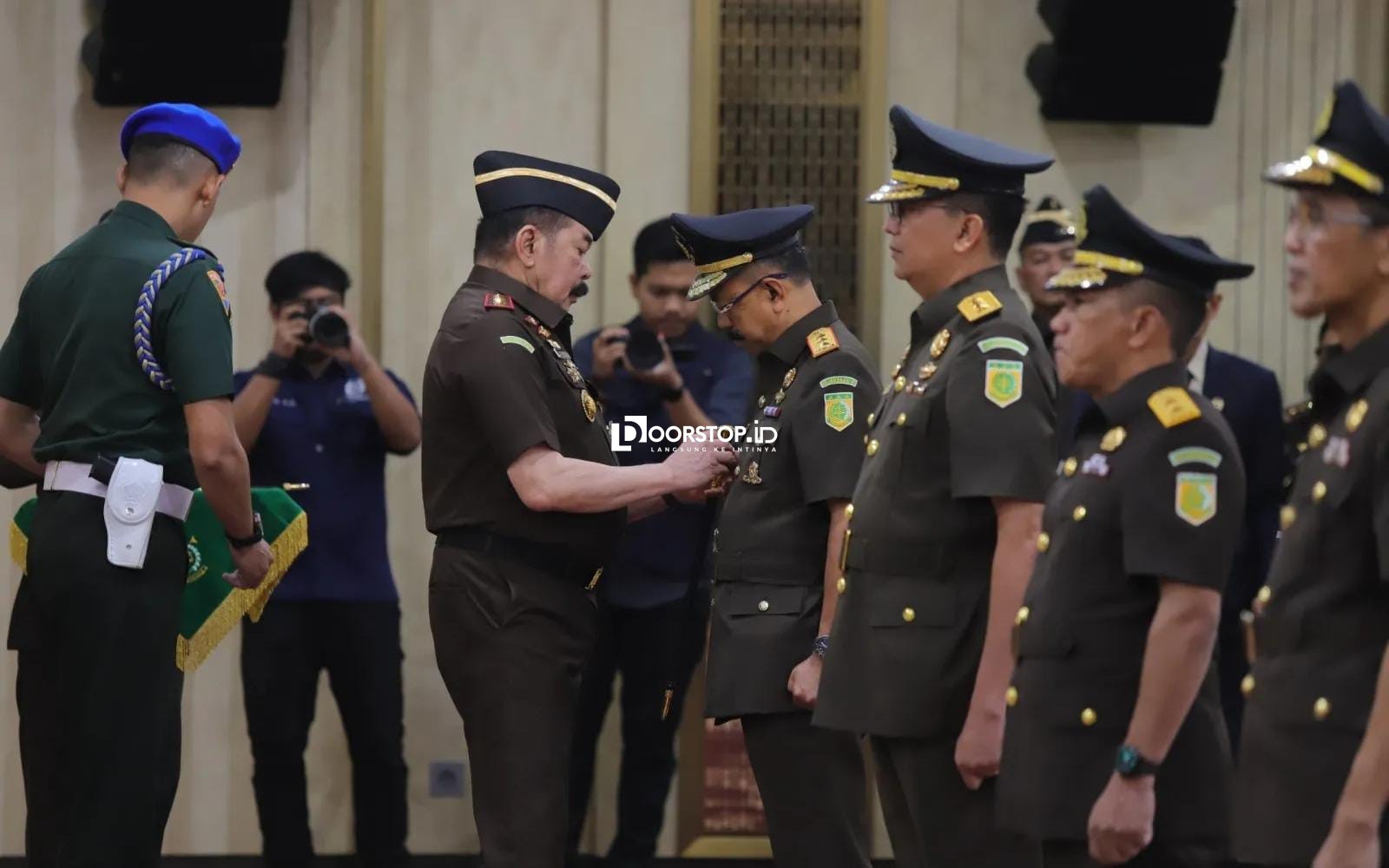 Jaksa Agung Lantik 6 Pejabat Eselon I, Ingatkan Pejabat Baru Jangan Pertaruhkan Marwah Institusi