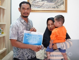 PT TIMAH Ulurkan Bantuan untuk Ringankan Biaya Pengobatan Bayi di Pangkalpinang