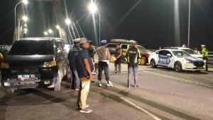 Tim URC Polda Babel Gelar Patroli Malam, Sasar GOR dan Jembatan EMAS, Antisipasi Potensi Aksi Kriminalitas