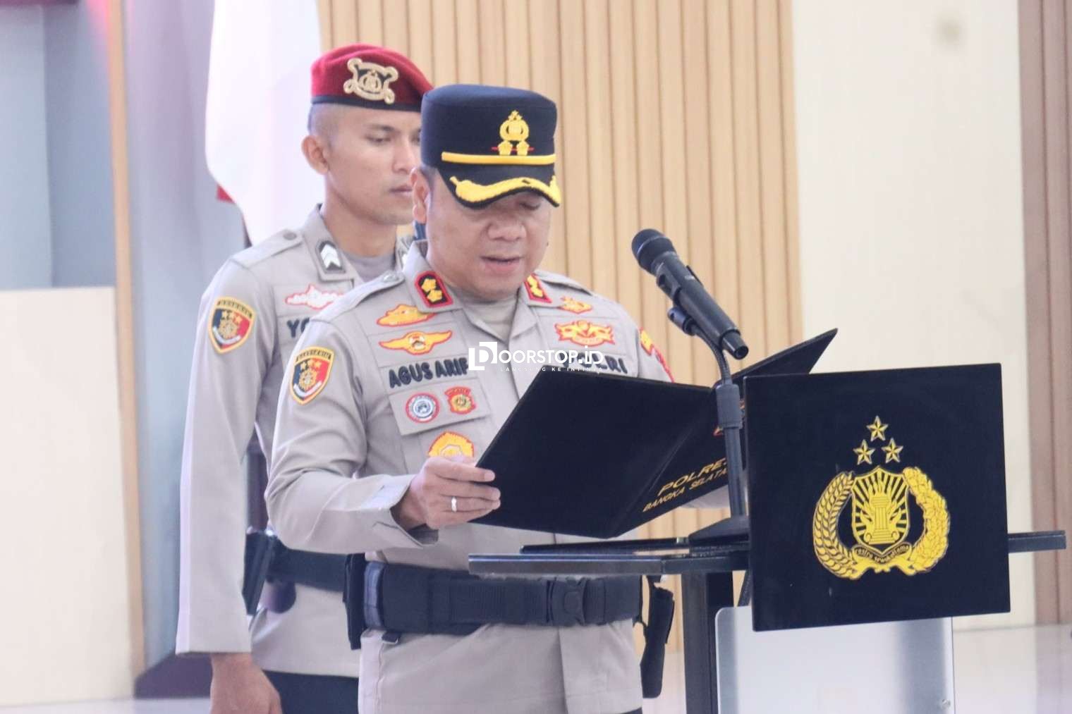 Kapolres Bangka Selatan Rotasi Dua Kapolsek, Ingatkan Pejabat Baru Segera Beradaptasi