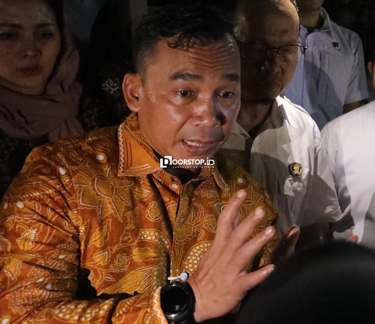 Kunjungan Kerja ke Babel, Menteri Wihaji Salurkan Bantuan Genting dan RTLH di Bangka Tengah