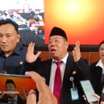 Serahkan Ranperda APBD, Gubernur Hidayat Tegaskan Setiap Rupiah Harus Kembali ke Rakyat