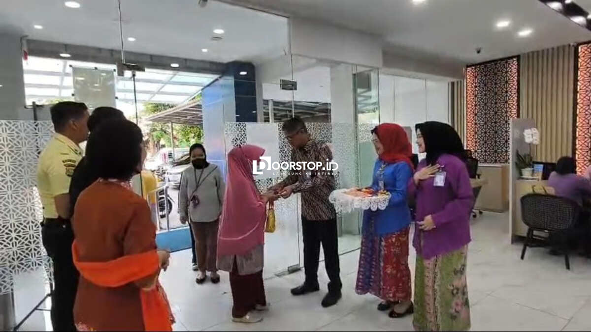 Semarak Hari Pelanggan Nasional, BRI BO Tanjung Priok Sambut Nasabah Hangat Berwastra