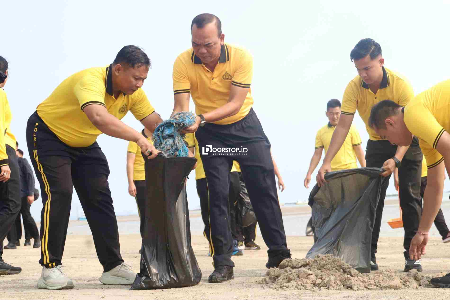 Gelar Green Policing di Pasir Padi, Polda Babel Tegaskan Komitmen Jaga Aset Wisata dan Laut