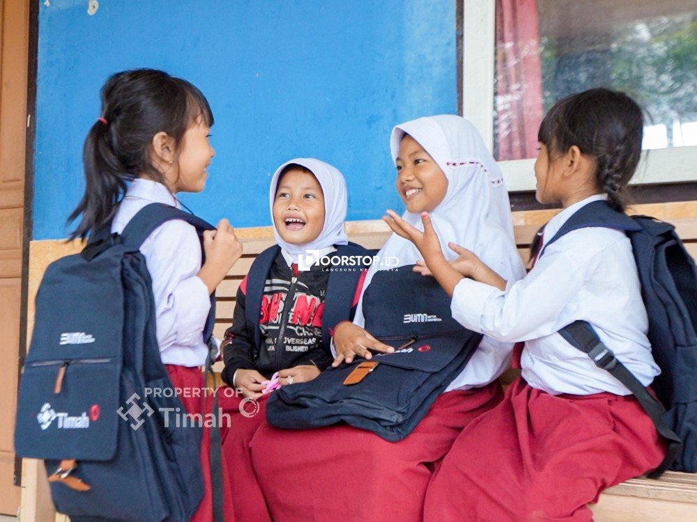 PT TIMAH Dukung Pendidikan di Lingkar Tambang dari Beasiswa hingga Fasilitas Sekolah