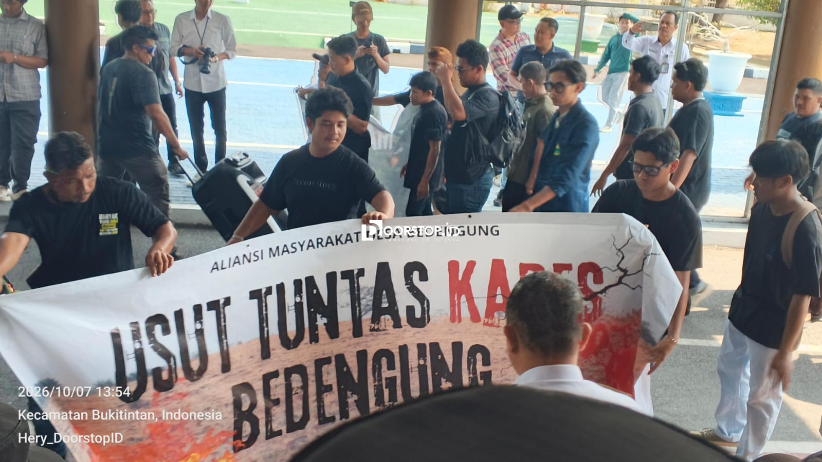 Geruduk DPRD Babel, Warga Desa Bedengung Tuntut Kades Diberhentikan Permanen