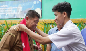 Kunjungi SMAS Setia Budi Sungailiat, Gubernur Hidayat Arsani Tegaskan Kesetaraan Pendidikan Negeri dan Swasta